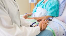 Media Name: Fotolia_70551349_aide medicale mourir.jpg