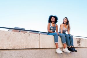 Relations de couple et traditions familiales: quels sont les droits des jeunes?