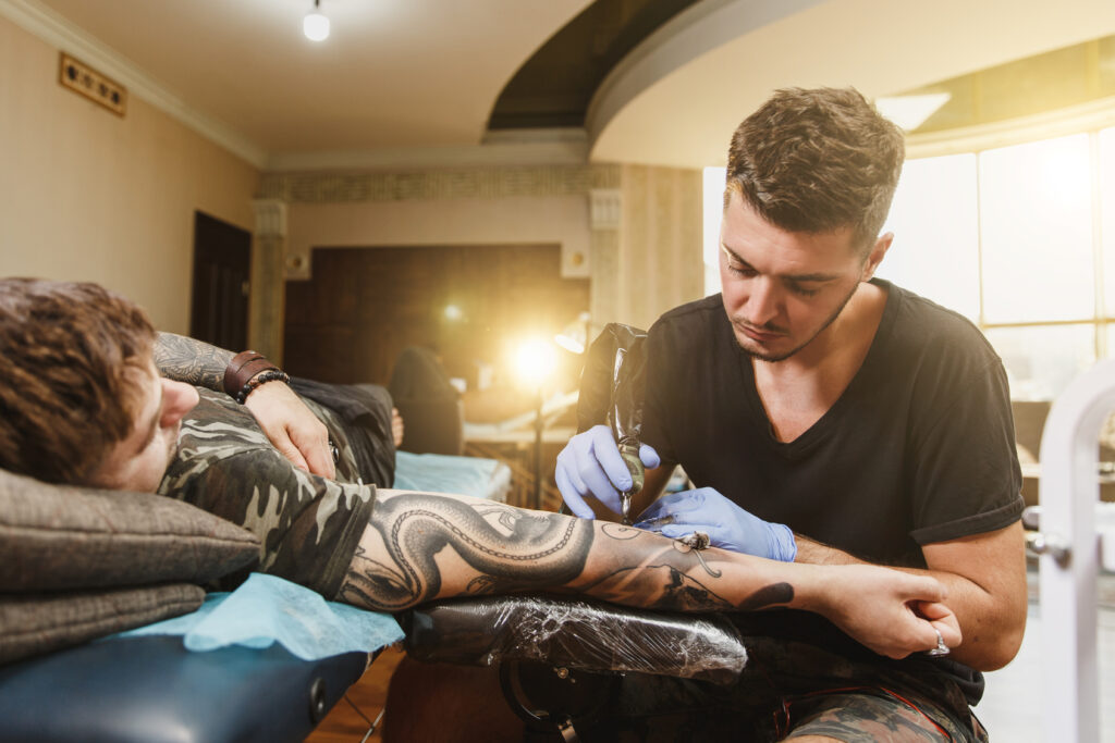 Le tatouage : une tendance qui fait couler beaucoup d'encre