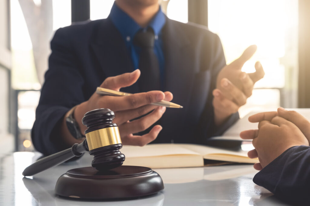 Victimes d'actes criminels : avez-vous un recours civil contre votre agresseur?
