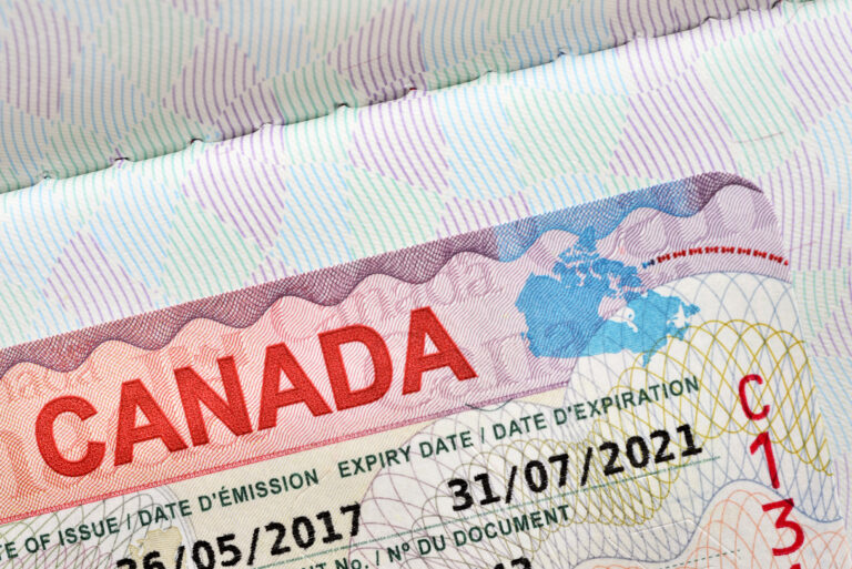 Statut implicite : Rester au Canada en attendant la prolongation de votre permis