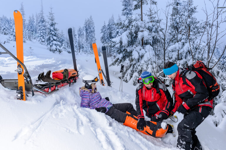 Accident de sports d’hiver : à qui la facture?