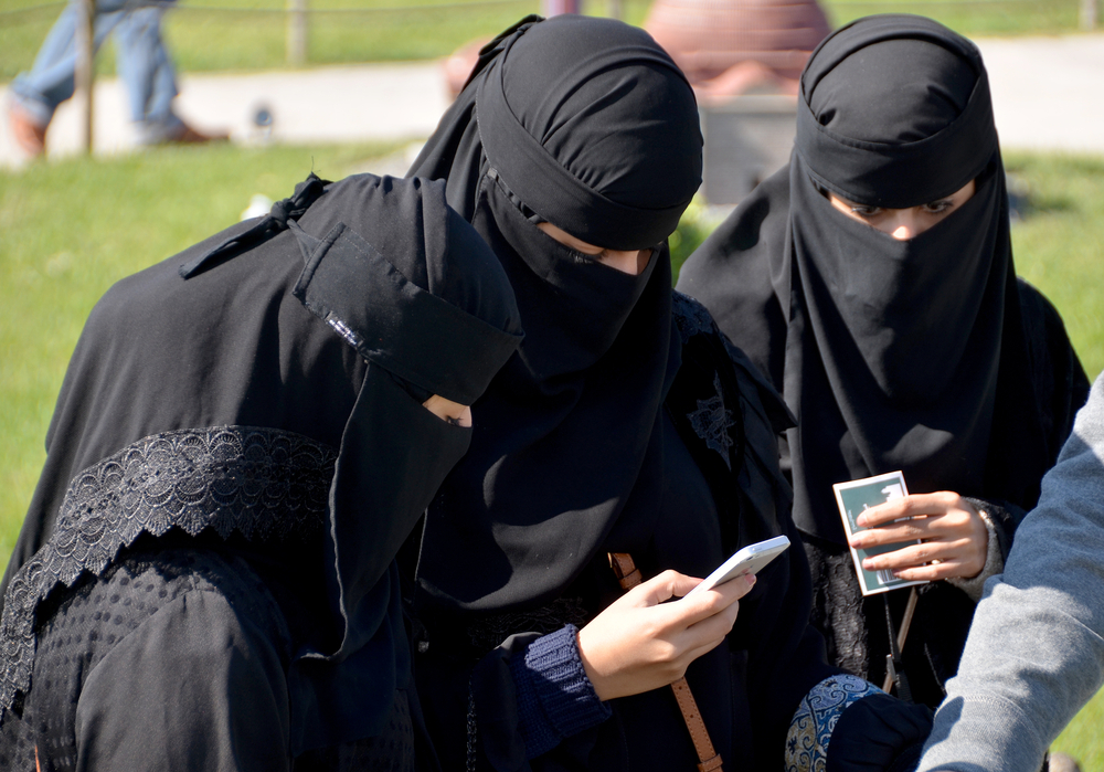 Niqab aux cérémonies de citoyenneté: le fédéral se ravise