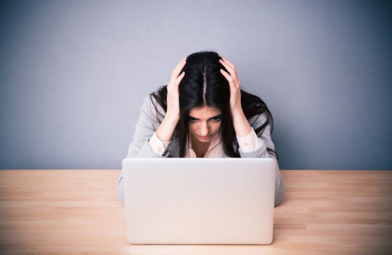 Cyberviolence faite aux femmes